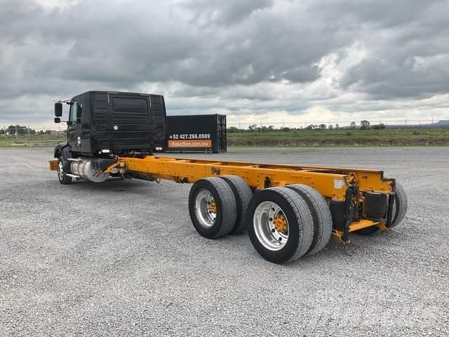 Volvo VHD64F Cabine si interior