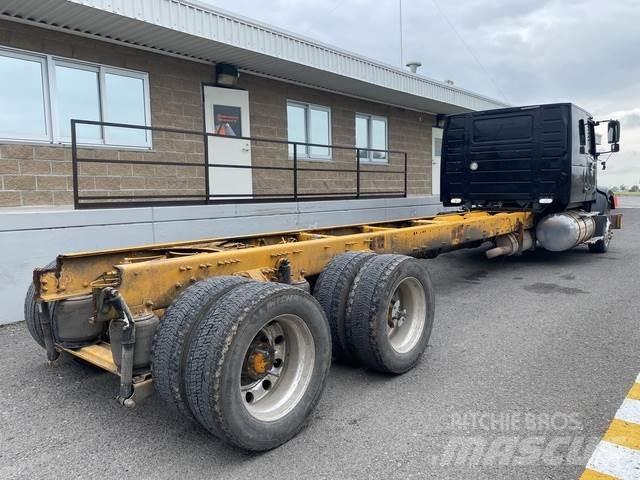 Volvo VHD64F Cabine si interior