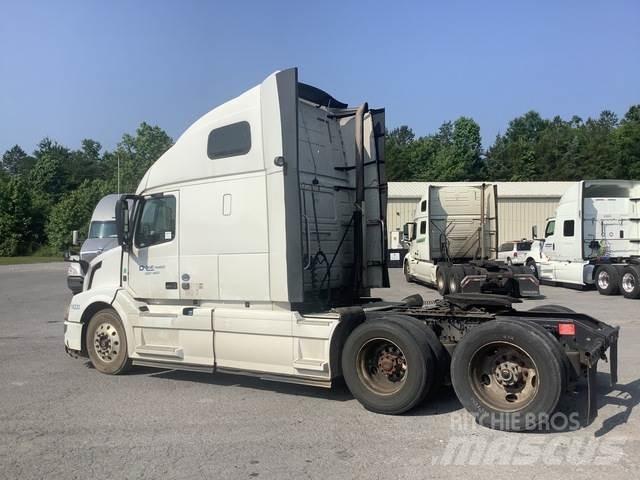 Volvo VNL Autotractoare