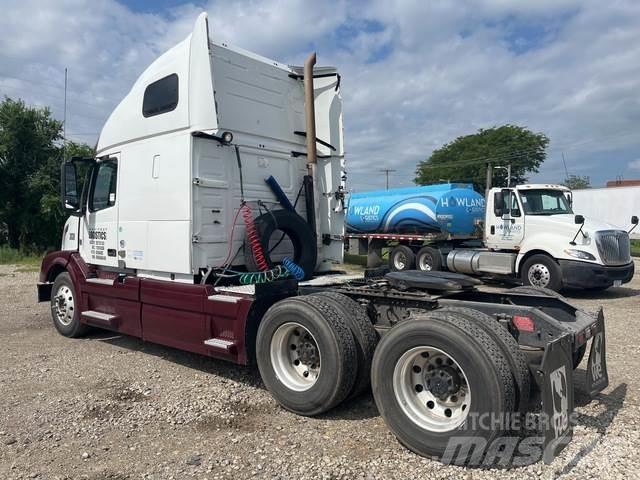 Volvo VNL Autotractoare