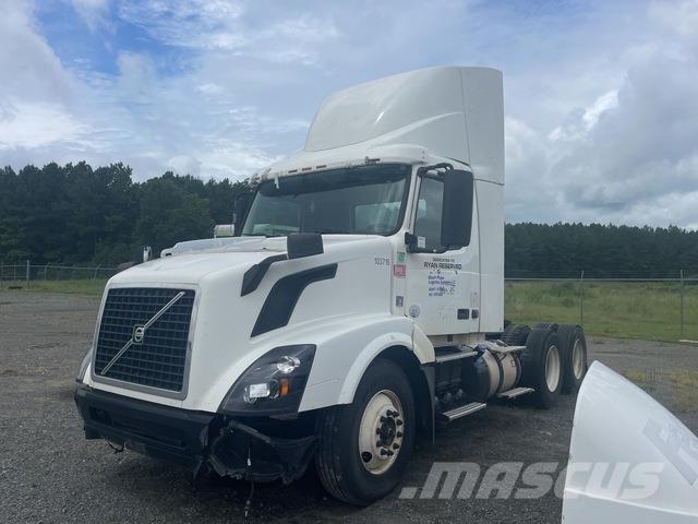 Volvo VNL Autotractoare