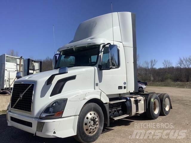 Volvo VNL Autotractoare