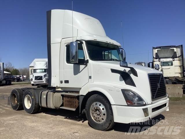 Volvo VNL Autotractoare