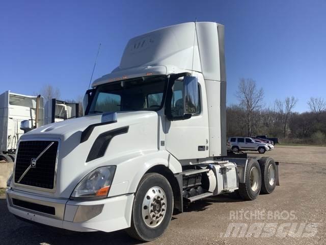 Volvo VNL Autotractoare