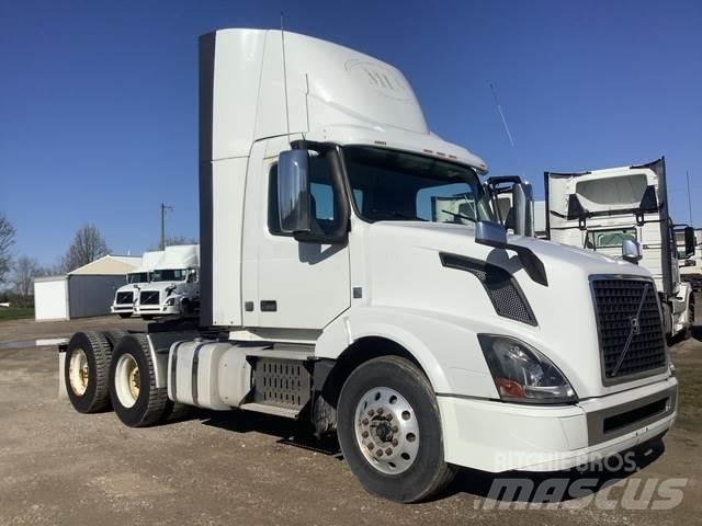 Volvo VNL Autotractoare