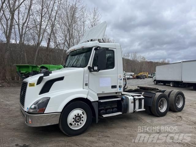 Volvo VNL Autotractoare