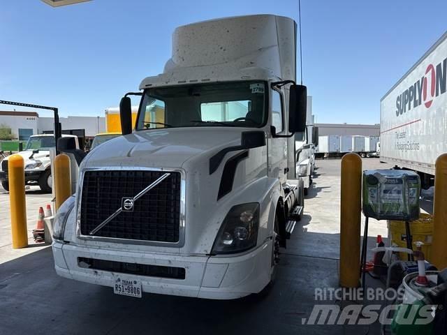 Volvo VNL Autotractoare
