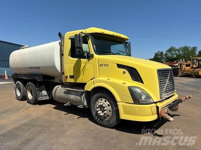 Volvo VNL Cisterne