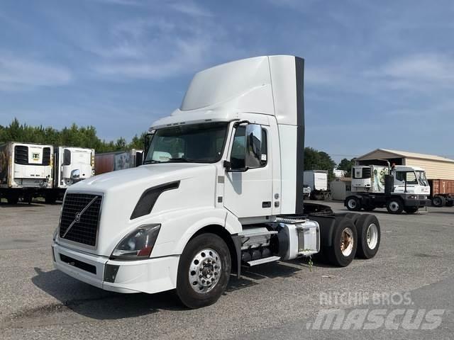 Volvo VNL Autotractoare