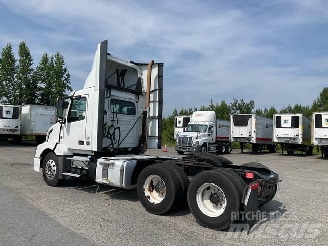Volvo VNL Autotractoare