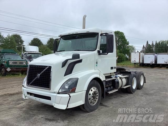 Volvo VNL Autotractoare