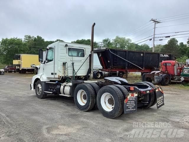 Volvo VNL Autotractoare
