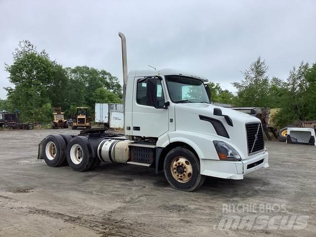 Volvo VNL Autotractoare