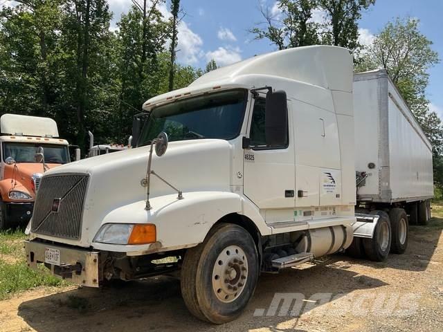 Volvo VNL Autotractoare