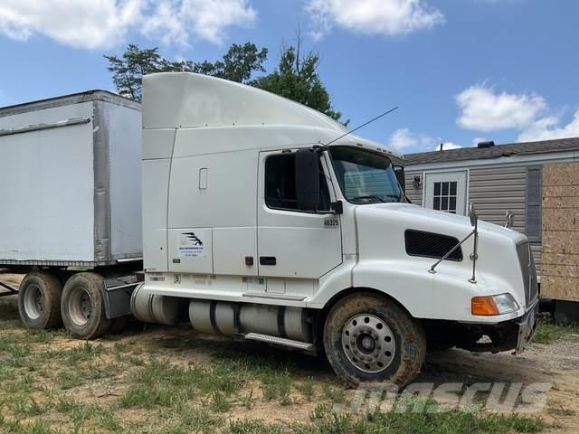 Volvo VNL Autotractoare