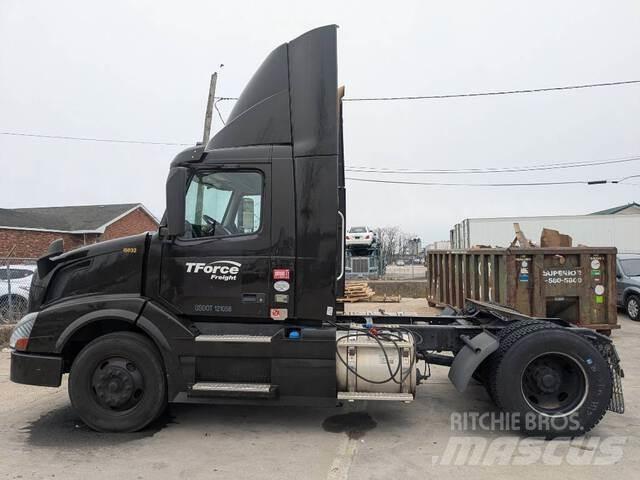 Volvo VNL Autotractoare