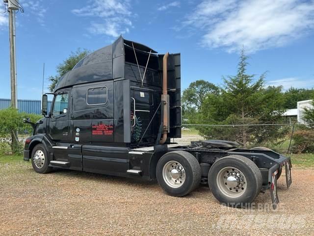 Volvo VNL Autotractoare