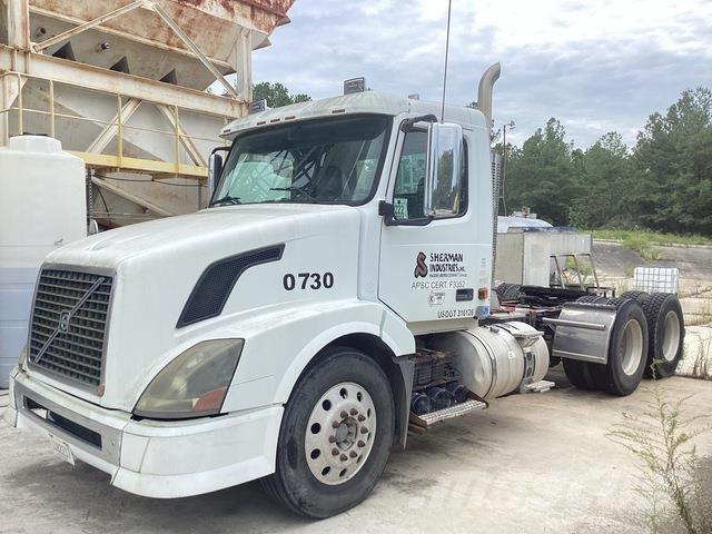 Volvo VNL Autotractoare