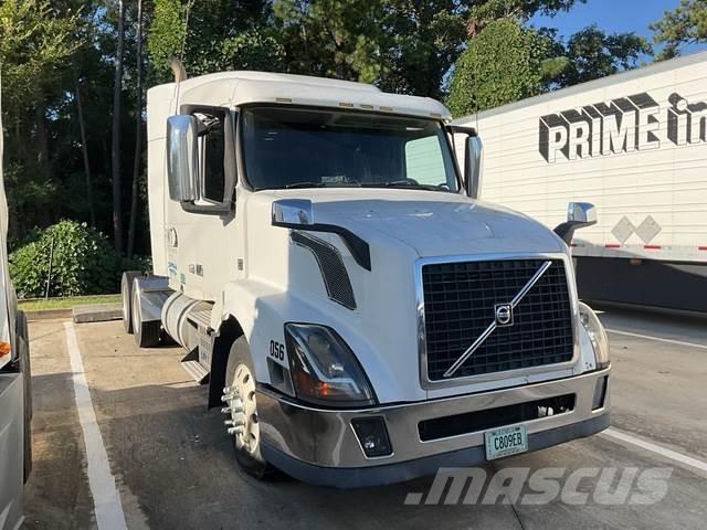 Volvo VNL Autotractoare