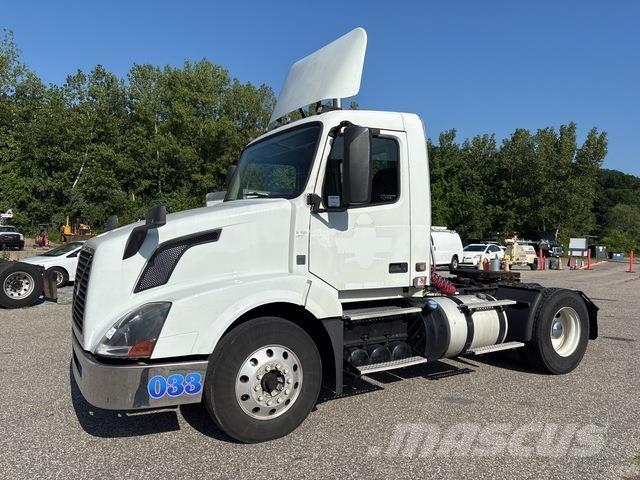 Volvo VNL Autotractoare