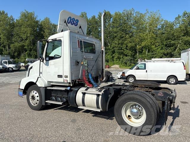 Volvo VNL Autotractoare