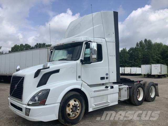 Volvo VNL Autotractoare