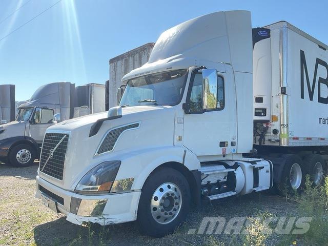 Volvo VNL Autotractoare