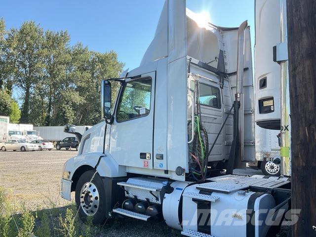 Volvo VNL Autotractoare
