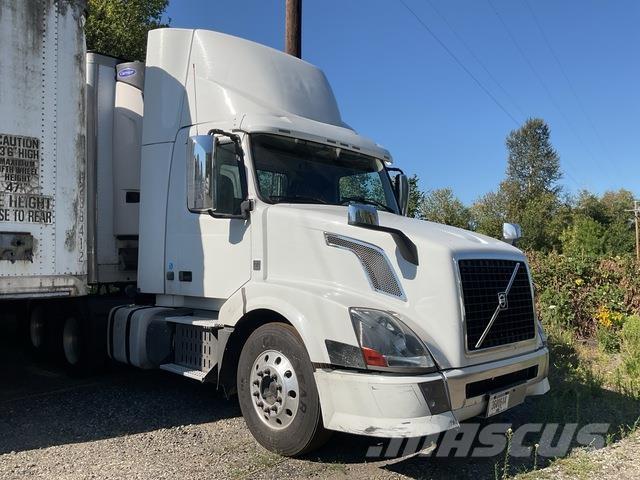 Volvo VNL Autotractoare