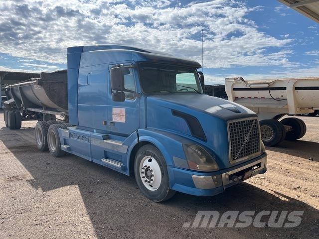 Volvo VNL Autotractoare