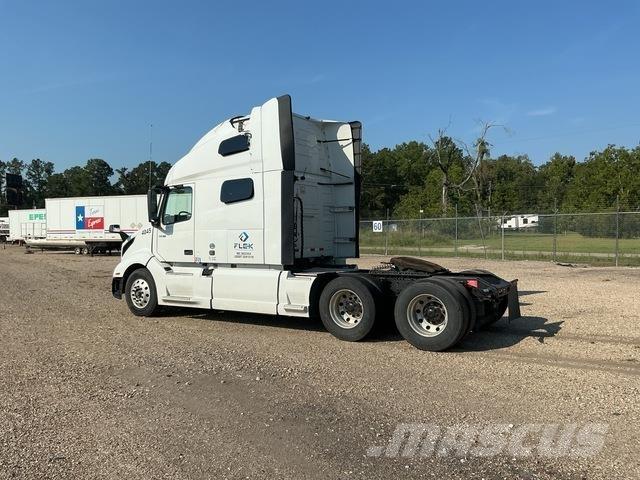 Volvo VNL Autotractoare
