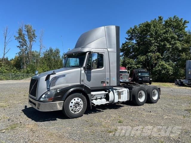 Volvo VNL Autotractoare