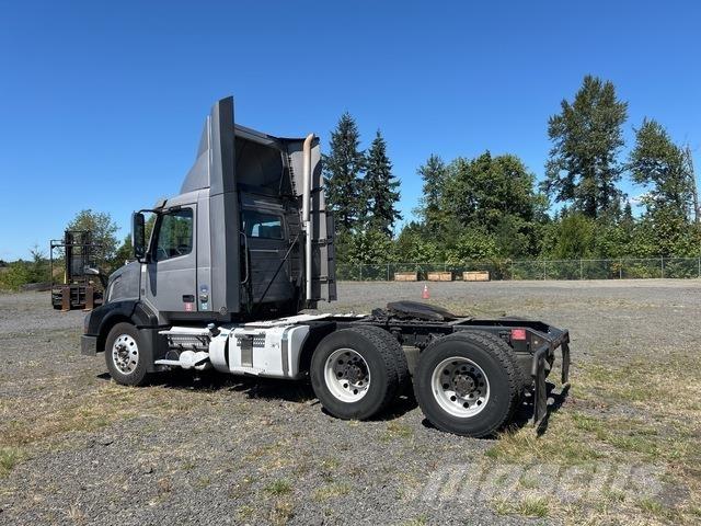 Volvo VNL Autotractoare