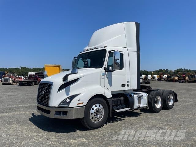 Volvo VNL Autotractoare