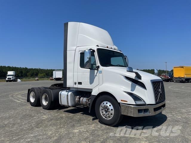Volvo VNL Autotractoare