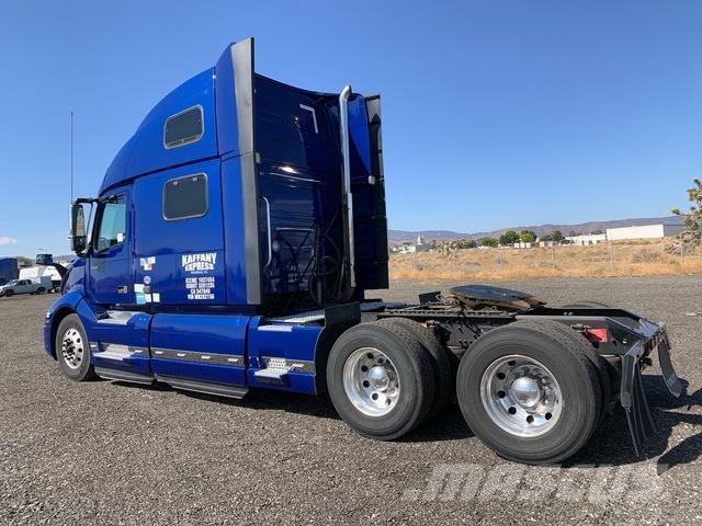 Volvo VNL Autotractoare