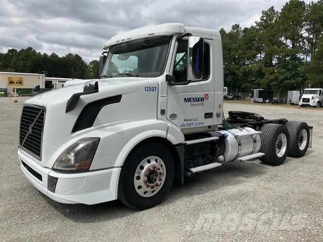 Volvo VNL Autotractoare