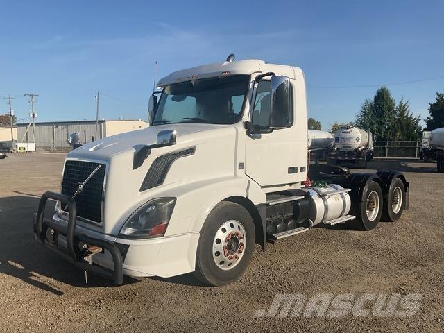 Volvo VNL Autotractoare