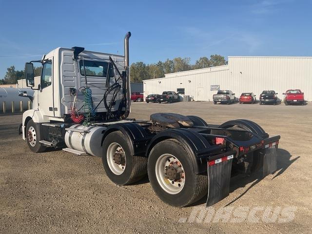 Volvo VNL Autotractoare