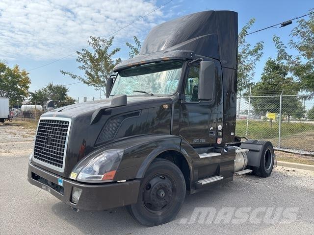 Volvo VNL Autotractoare