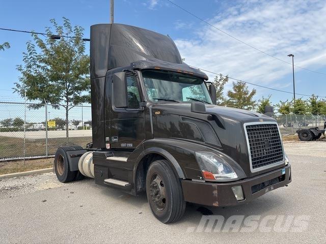 Volvo VNL Autotractoare