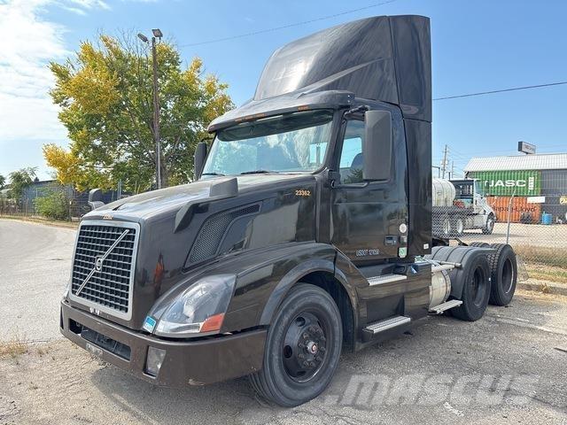 Volvo VNL Autotractoare