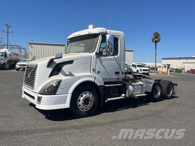Volvo VNL Autotractoare