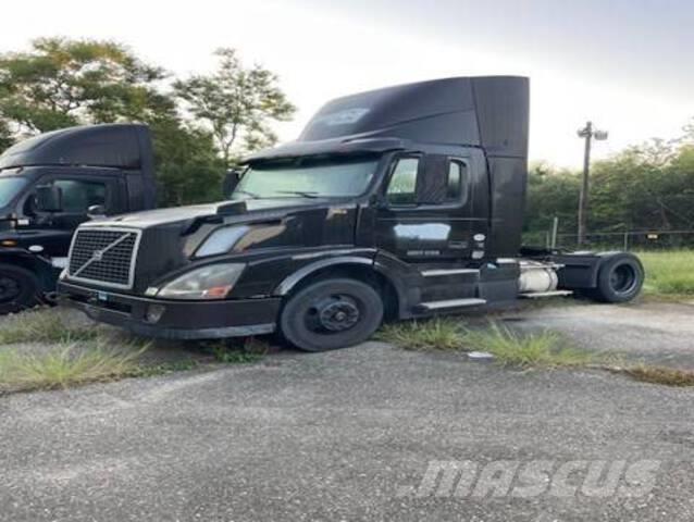 Volvo VNL Autotractoare