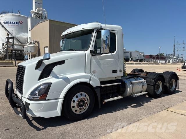 Volvo VNL Autotractoare