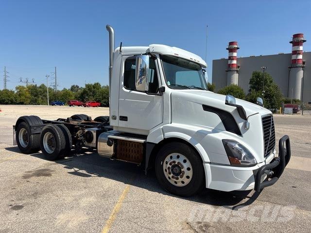 Volvo VNL Autotractoare