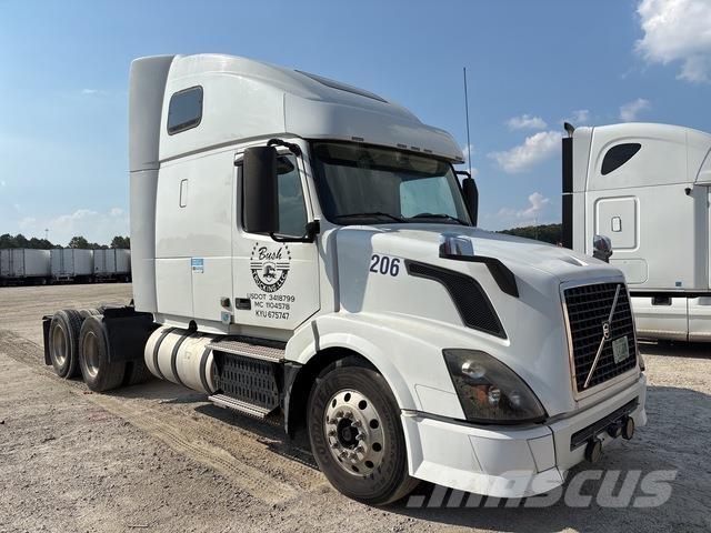 Volvo VNL Autotractoare