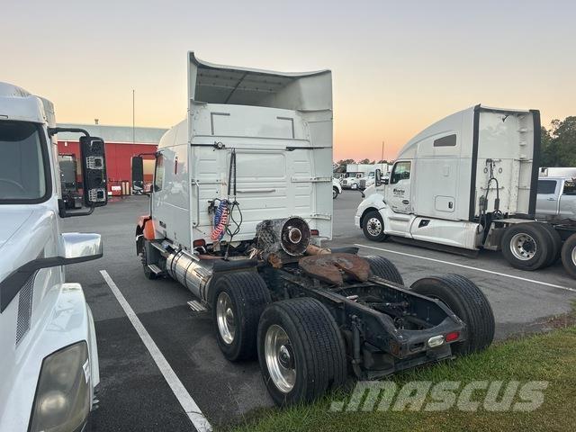 Volvo VNL Autotractoare