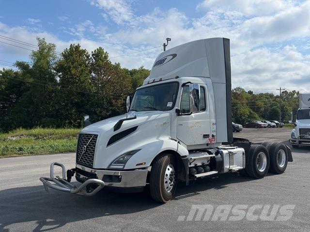 Volvo VNL 300 Autotractoare
