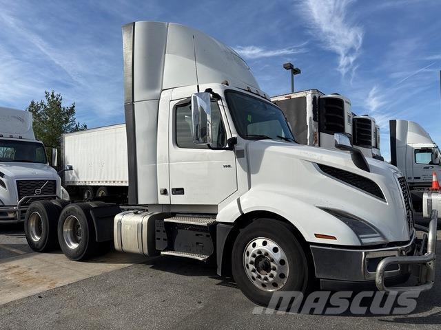 Volvo VNL 300 Autotractoare